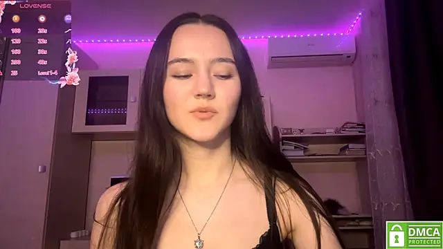 Snapshot of Kiaicatie chatting on 06-16-26, 05:35 Kiaicatie online show from 06-16-26, 05:35