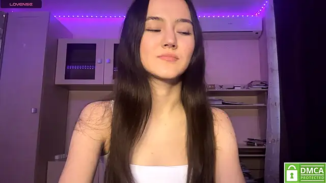Snapshot of Kiaicatie chatting on 06-23-26, 02:26 Kiaicatie online show from 06-23-26, 02:26
