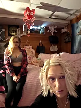 Snapshot of BeautifulFire23 chatting on 02-19-26, 04:26 BeautifulFire23 online show from 02-19-26, 04:26