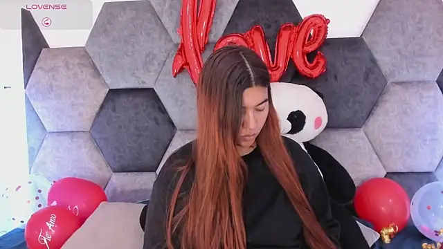 Snapshot of DulceJones chatting on 02-14-26, 08:09 DulceJones online show from 02-14-26, 08:09