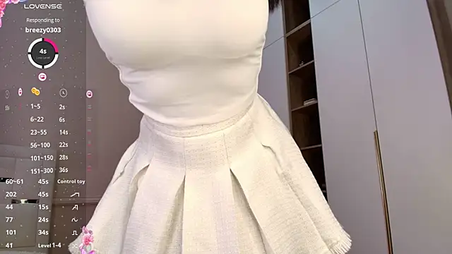 laumalove online show from 05-31-26, 03:34