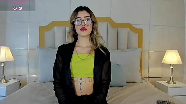 Snapshot of Crystal_Rose__ chatting on 03-11-26, 11:48 Crystal Rose online show from 03-11-26, 11:48