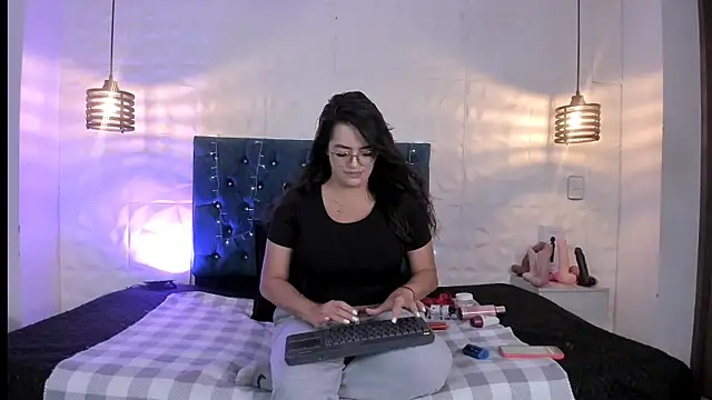 Snapshot of samantha_foxyy chatting on 05-20-26, 10:23 samantha foxyy online show from 05-20-26, 10:23