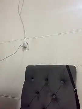 Snapshot of Jimena_luvv chatting on 02-25-26, 02:45 Jimena luvv online show from 02-25-26, 02:45