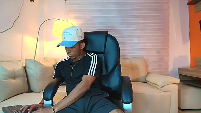 ricky spensar23cm  online show from 04-12-26, 12:58