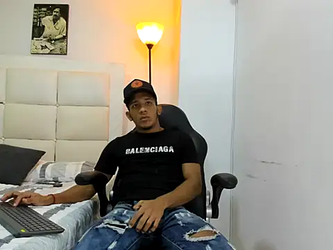 ricky spensar23cm  online show from 02-19-26, 02:30