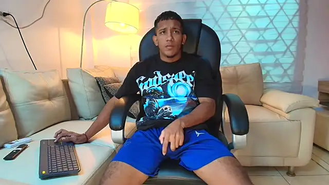 ricky spensar23cm  online show from 04-06-26, 12:28