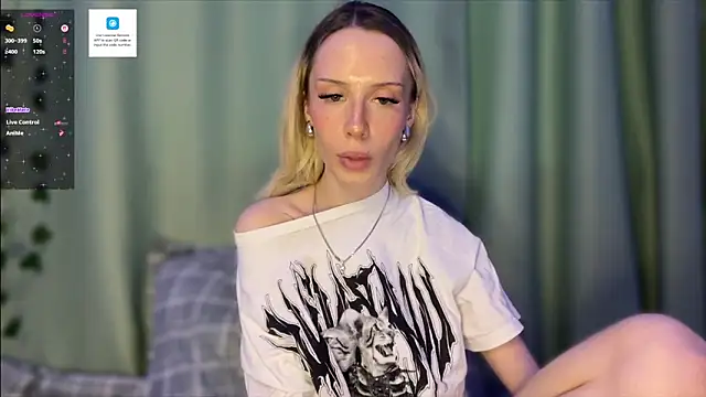 DellaCampbell online show from 03-04-26, 01:41