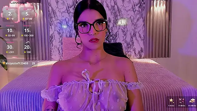 Snapshot of ChloeeMasonn chatting on 02-12-26, 11:10 ChloeeMasonn online show from 02-12-26, 11:10