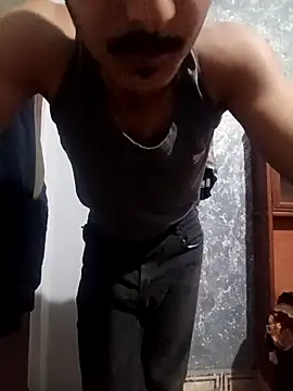 Snapshot of Medo_king1 chatting on 02-08-26, 05:21 Medo king1 online show from 02-08-26, 05:21