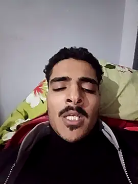 Snapshot of Medo_king1 chatting on 02-05-26, 01:29 Medo king1 online show from 02-05-26, 01:29