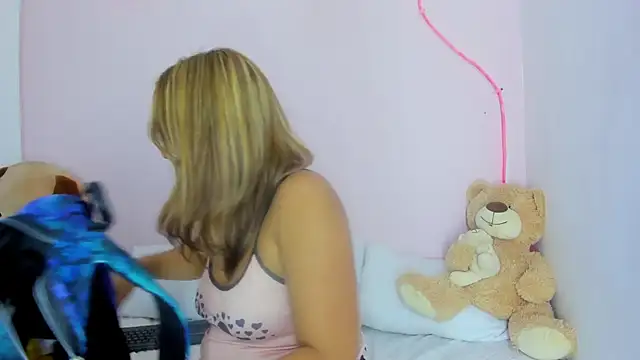 Snapshot of Kiikilove149 chatting on 02-12-26, 12:32 Kiikilove149 online show from 02-12-26, 12:32