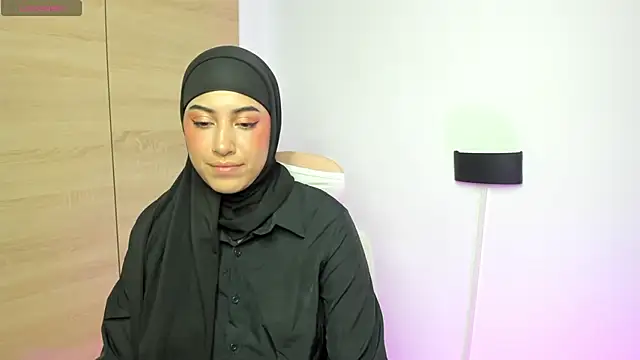 Snapshot of LAY_LA_ chatting on 02-25-26, 10:42 LAY LA online show from 02-25-26, 10:42