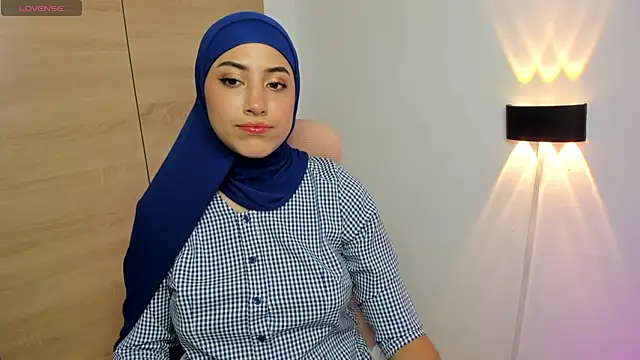 Snapshot of LAY_LA_ chatting on 02-04-26, 10:05 LAY LA online show from 02-04-26, 10:05