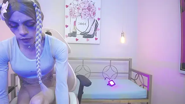 Snapshot of Dhalton_x chatting on 02-12-26, 10:09 Dhalton x online show from 02-12-26, 10:09