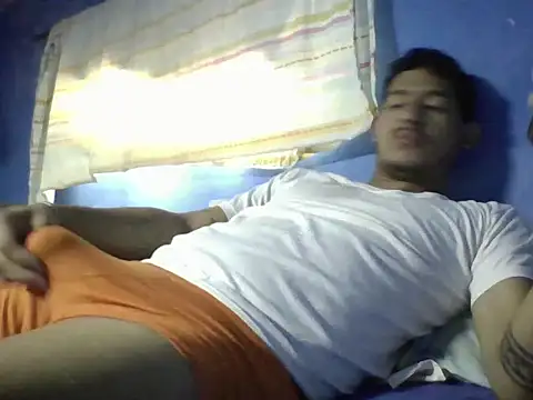Snapshot of chinopajerofull2 chatting on 05-06-26, 02:32 chinopajerofull2 online show from 05-06-26, 02:32