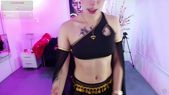 Snapshot of Victoria__doll chatting on 06-17-26, 12:15 Victoria doll online show from 06-17-26, 12:15
