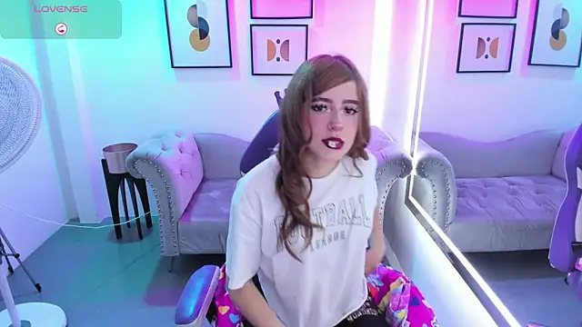 Victoria  doll online show from 04-07-26, 12:40