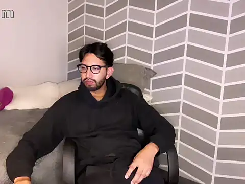 thomass1018 online show from 02-13-26, 02:22