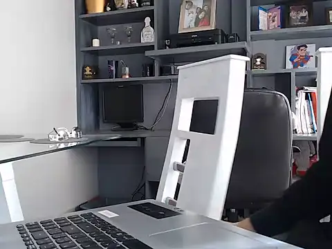 thomass1018 online show from 07-15-26, 07:43