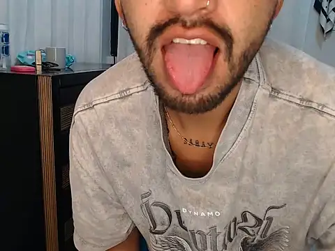 thomass1018 online show from 05-23-26, 04:06