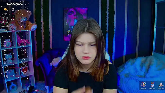 Snapshot of Lunatrend chatting on 02-01-26, 06:33 Lunatrend online show from 02-01-26, 06:33