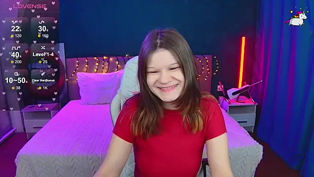 Snapshot of Lunatrend chatting on 02-23-26, 06:03 Lunatrend online show from 02-23-26, 06:03