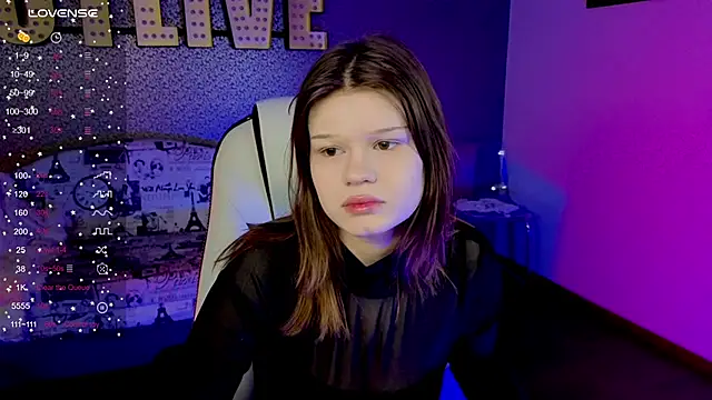 Snapshot of Lunatrend chatting on 02-02-26, 06:45 Lunatrend online show from 02-02-26, 06:45