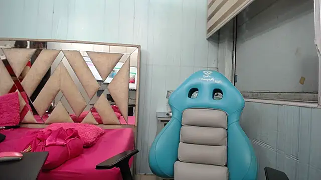 allison max tattoo online show from 02-22-26, 01:08