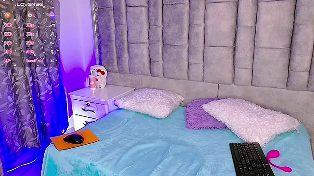 Snapshot of Ayla_Han chatting on 06-12-26, 01:14 Ayla Han online show from 06-12-26, 01:14