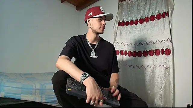 Snapshot of Vlad__night chatting on 05-03-26, 03:55 Vlad night online show from 05-03-26, 03:55