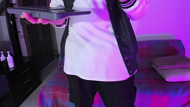 Snapshot of Vlad__night chatting on 02-21-26, 03:52 Vlad night online show from 02-21-26, 03:52