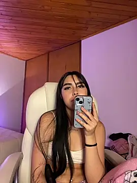 Snapshot of scarlett_pinkk1 chatting on 02-09-26, 04:32 scarlett pinkk1 online show from 02-09-26, 04:32