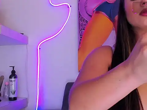 cmila0713 online show from 02-11-26, 12:21