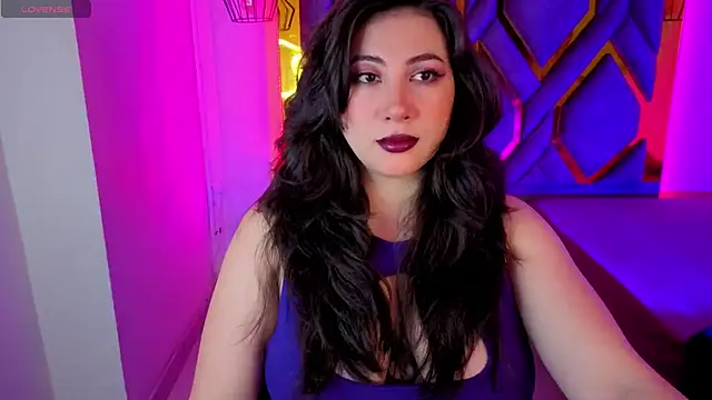 Luvienne online show from 04-12-26, 06:55