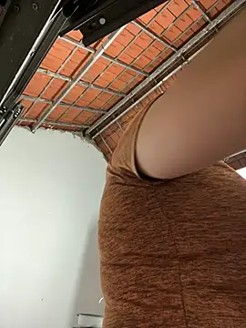 Puka2001 online show from 04-21-26, 04:52