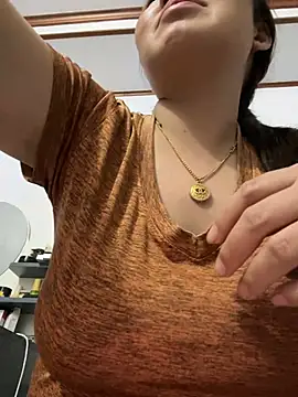 Snapshot of Puka2001 chatting on 02-03-26, 01:05 Puka2001 online show from 02-03-26, 01:05