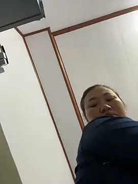 Snapshot of Puka2001 chatting on 02-11-26, 06:19 Puka2001 online show from 02-11-26, 06:19