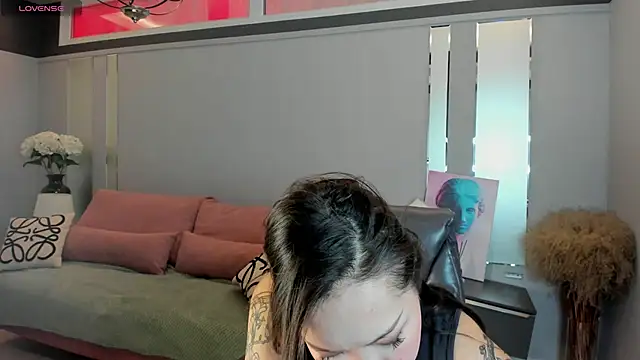 Snapshot of ElinaMotion chatting on 02-01-26, 12:53 ElinaMotion online show from 02-01-26, 12:53