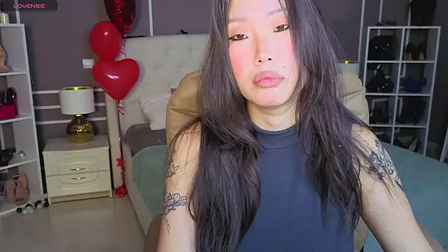 Snapshot of ElinaMotion chatting on 02-15-26, 01:06 ElinaMotion online show from 02-15-26, 01:06