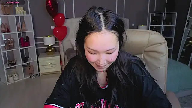 Snapshot of ElinaMotion chatting on 02-15-26, 07:51 ElinaMotion online show from 02-15-26, 07:51