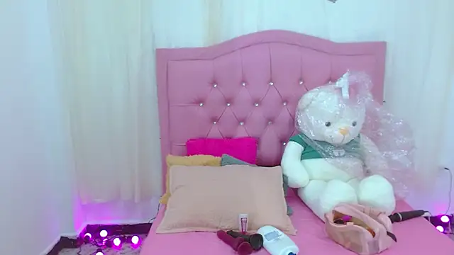 Steixy cute online show from 04-15-26, 07:07