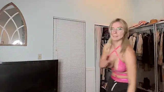 Ninavale online show from 03-24-26, 02:11