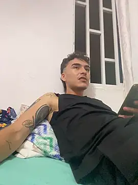 Snapshot of vanilla_Kush chatting on 02-12-26, 04:45 vanilla Kush online show from 02-12-26, 04:45