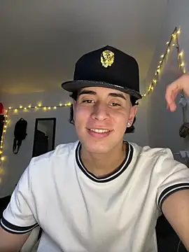 Maximuz1920 online show from 04-07-26, 07:04