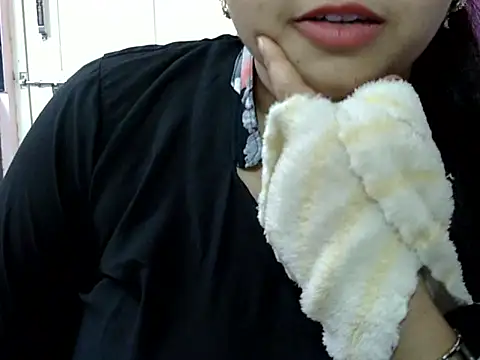 Cute Aliyaa online show from 04-21-26, 12:56