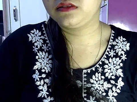 Cute Aliyaa online show from 05-26-26, 01:20