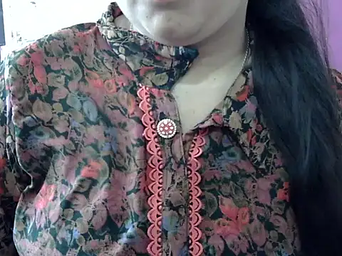 Cute Aliyaa online show from 04-18-26, 09:11