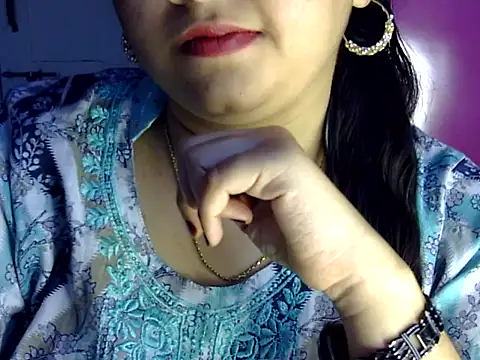 Snapshot of Cute_Aliyaa chatting on 07-16-26, 01:52 Cute Aliyaa online show from 07-16-26, 01:52