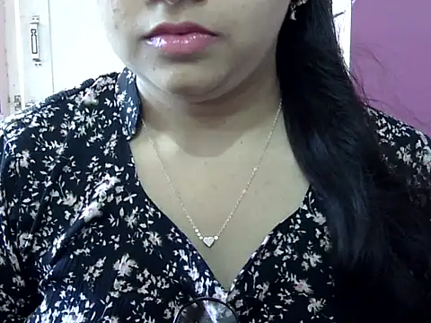 Cute Aliyaa online show from 04-02-26, 08:43